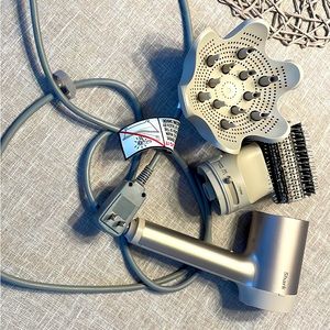 Shark Hairdryer with Attachments